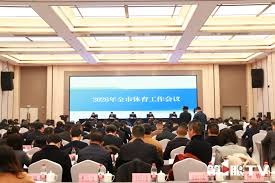 每体：巴萨有意摩纳哥边卫万德森，他的特点被认为和阿尔维斯相似